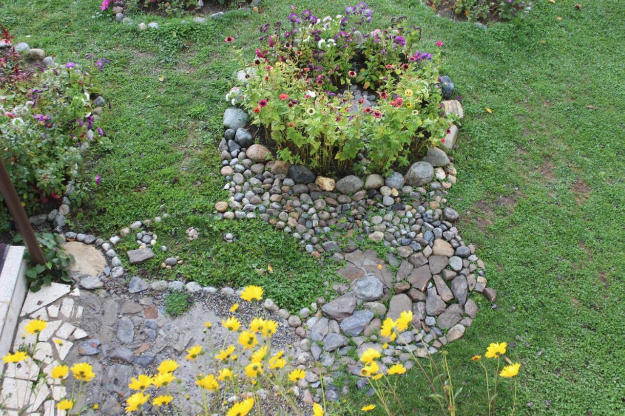 Village House Mestia Esterno foto